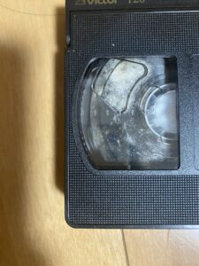 カビが付着したテープ